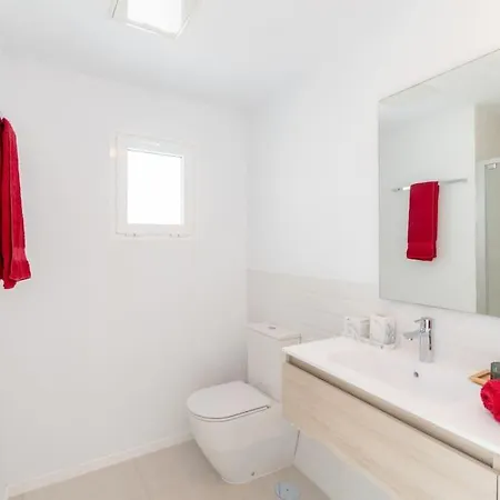 Casa Lolalo - Modern With Pool, 15min Walk To Marina Rubicon בית נופש *