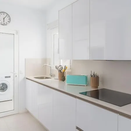 בית נופש Casa Lolalo - Modern With Pool, 15min Walk To Marina Rubicon