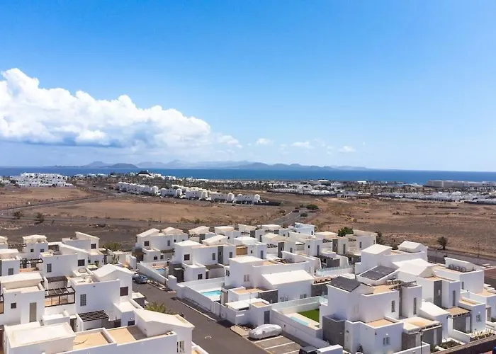 Casa Lolalo - Modern With Pool, 15min Walk To Marina Rubicon Semesterbostad *