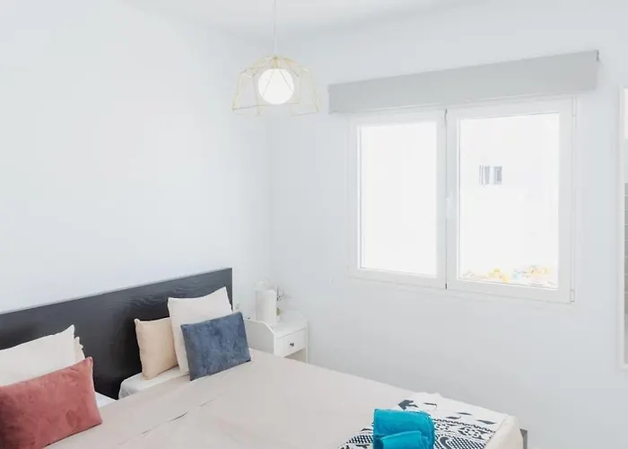 Casa Lolalo - Modern With Pool, 15min Walk To Marina Rubicon Semesterbostad *