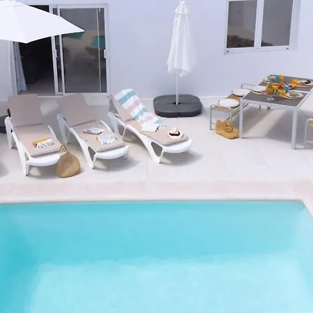 Casa Lolalo - Modern With Pool, 15min Walk To Marina Rubicon בית נופש פלאיה בלנקה