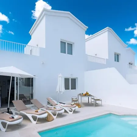 Casa Lolalo - Modern With Pool, 15min Walk To Marina Rubicon פלאיה בלנקה